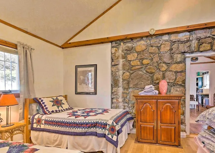 The Rock Cottage In Hot Springs Screened Porch!