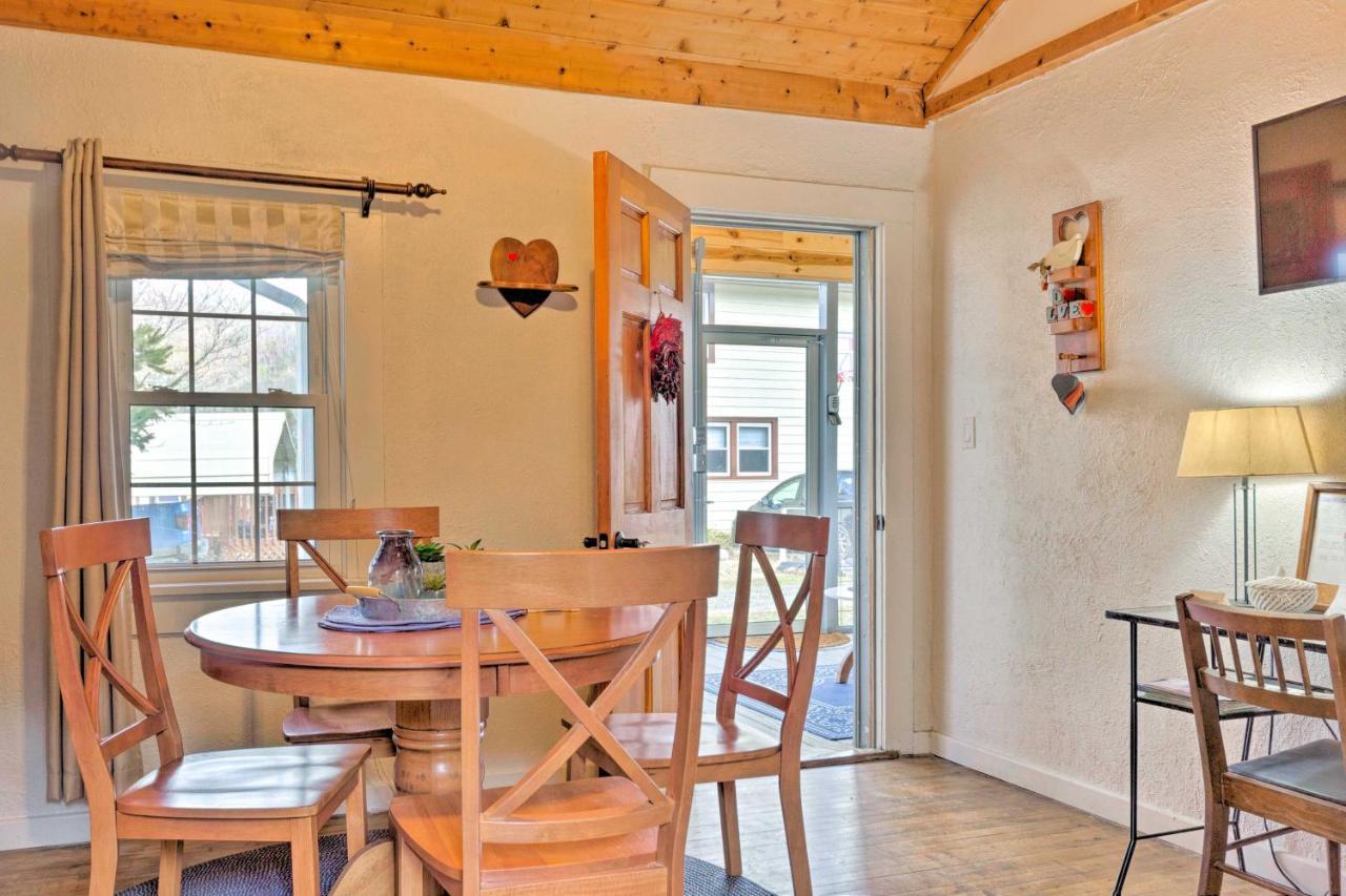 The Rock In Screened Porch! Holiday home *