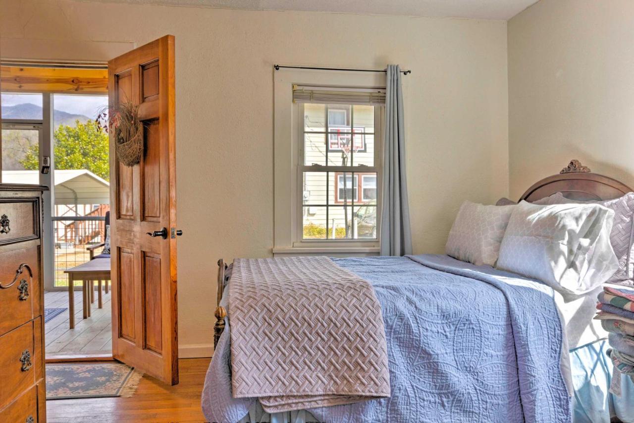 The Rock In Screened Porch! Holiday home Hot Springs
