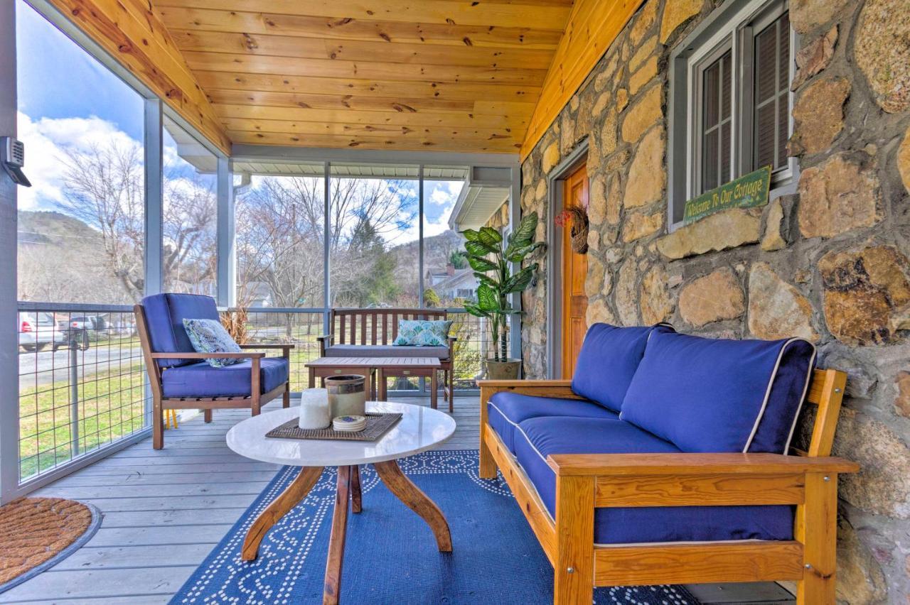 The Rock In Screened Porch! Holiday home