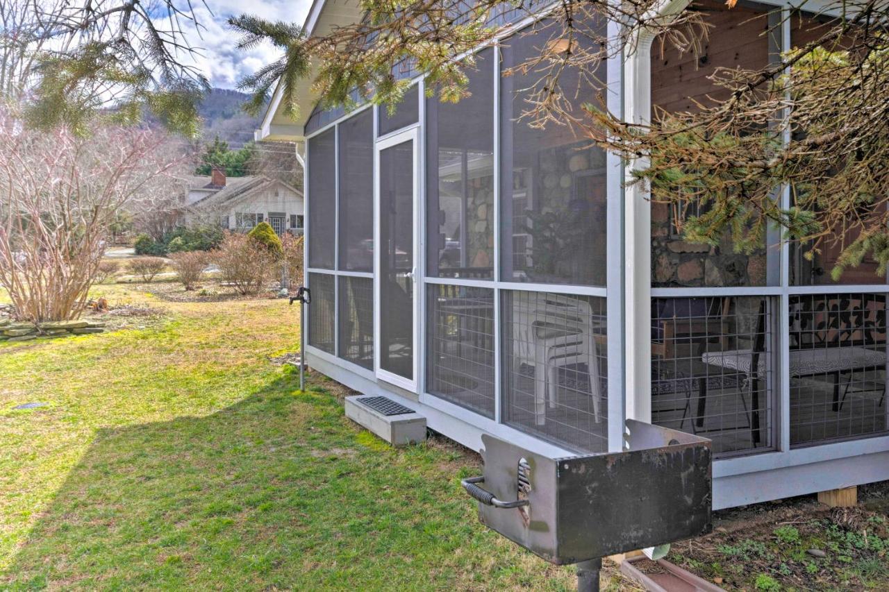 Holiday home The Rock In Screened Porch! Hot Springs